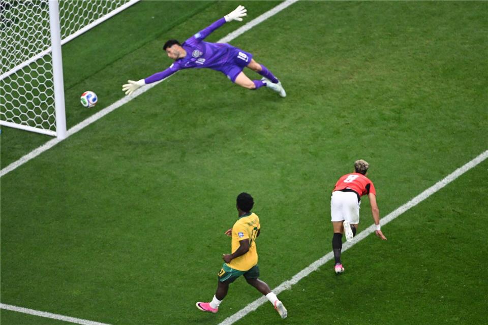 Emam Ashour (r) trifft zum 1:0.Jessica Tobias/AP/dpa