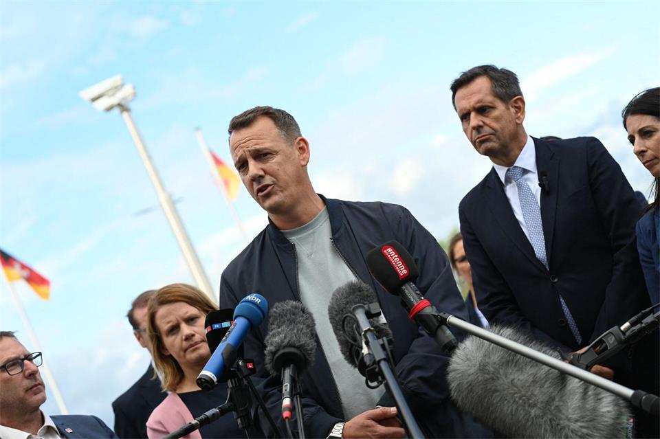 Emdens IG-Metall-Chef Thomas Preuß kündigt Widerstand an, sollte es keine Einigung geben. Lars Penning/dpa