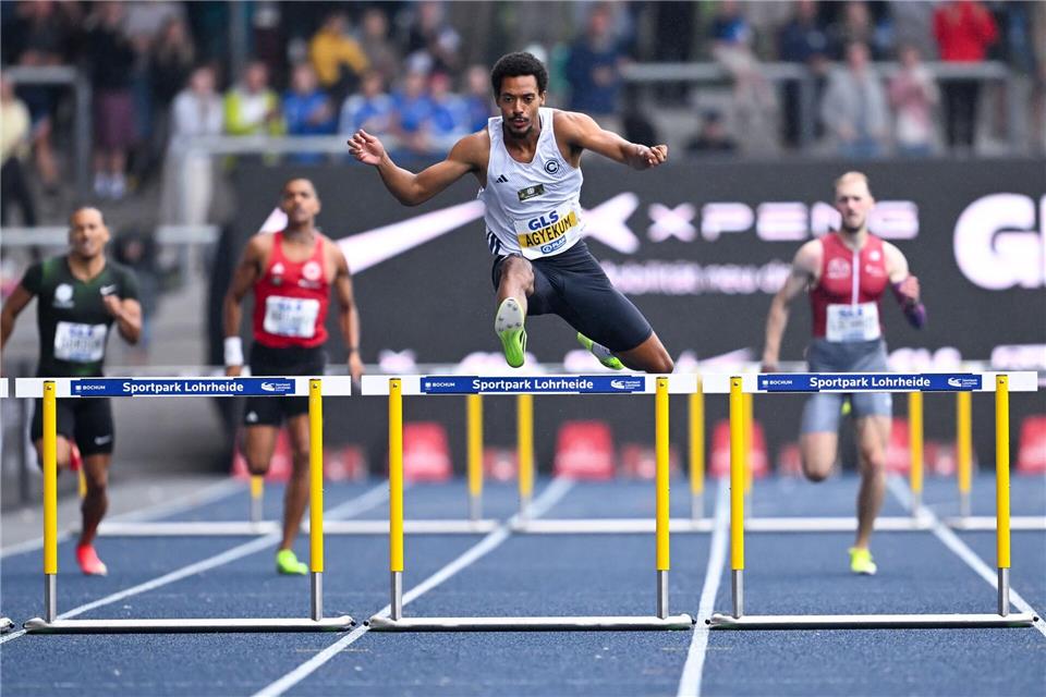 Emil Agyekum (M) zeigte erneut ein starkes Rennen über 400 Meter Hürden.Sven Hoppe/dpa