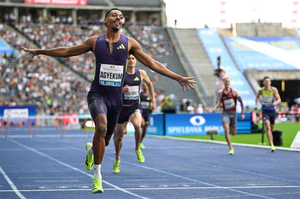 Emil Agyekum sicherte sich über 400 Meter Hürden den Heimsieg.Elisa Schu/dpa