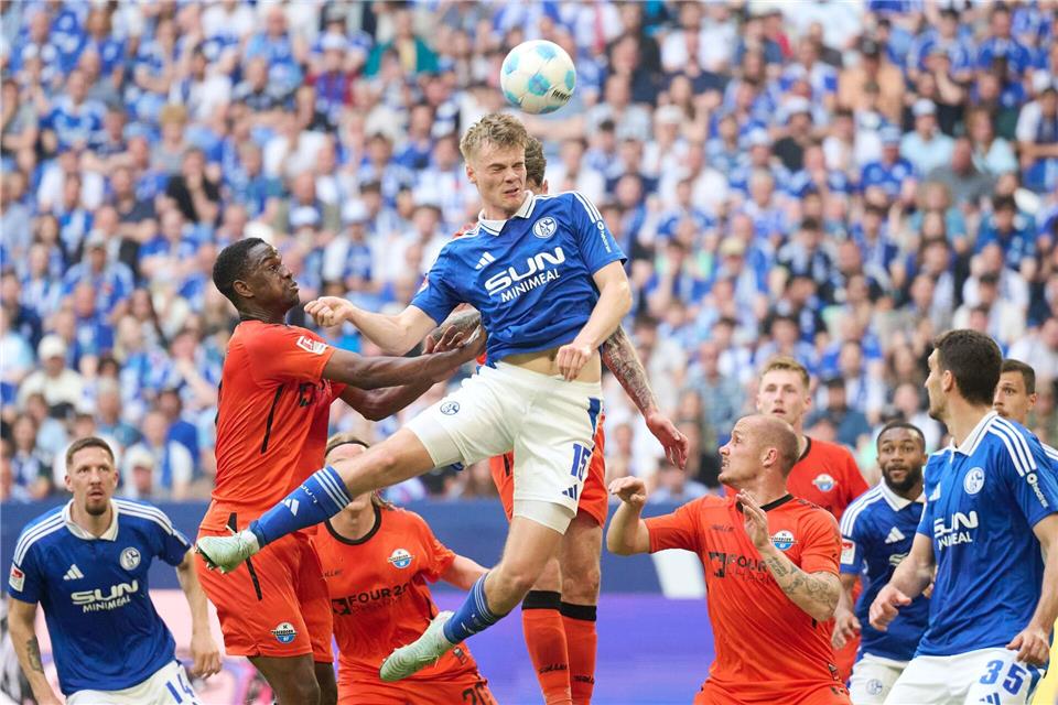 Emil Hojlund fehlt beim FC Schalke 04 bereits seit Monaten verletzt.Bernd Thissen/dpa