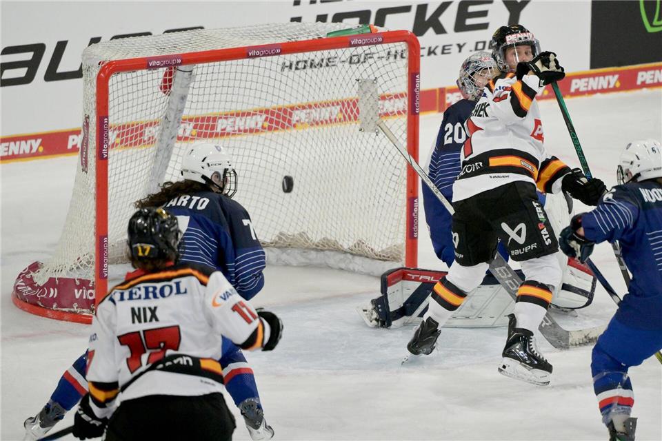 Emily Nix erzielte das 1:0 Peter Kneffel/dpa