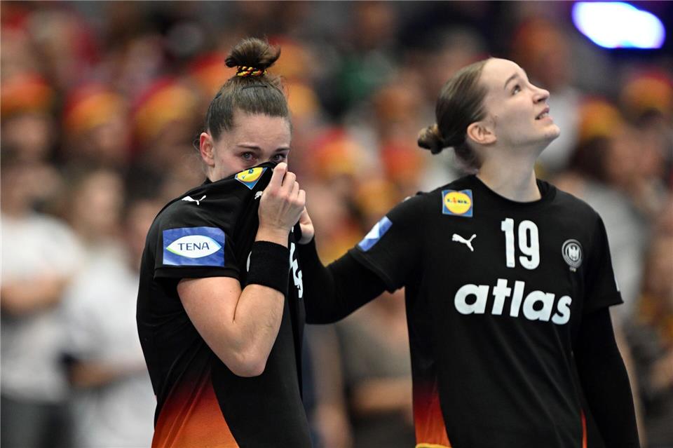 Emily Vogel weinte noch vor der Schlusssirene. Federico Gambarini/dpa