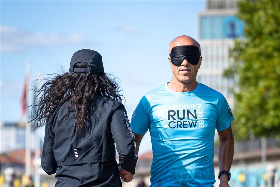 Emin da Silva und seine Laufpartnerin Saida Silbermann haben für den Lauf am Sonntag viel trainiert. Sina Schuldt/dpa