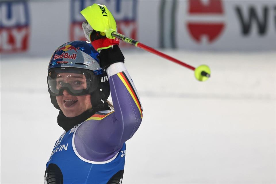 Emma Aicher fuhr überraschend auf das Podium beim Weltcup-Slalom in Levi.Marco Trovati/AP/dpa
