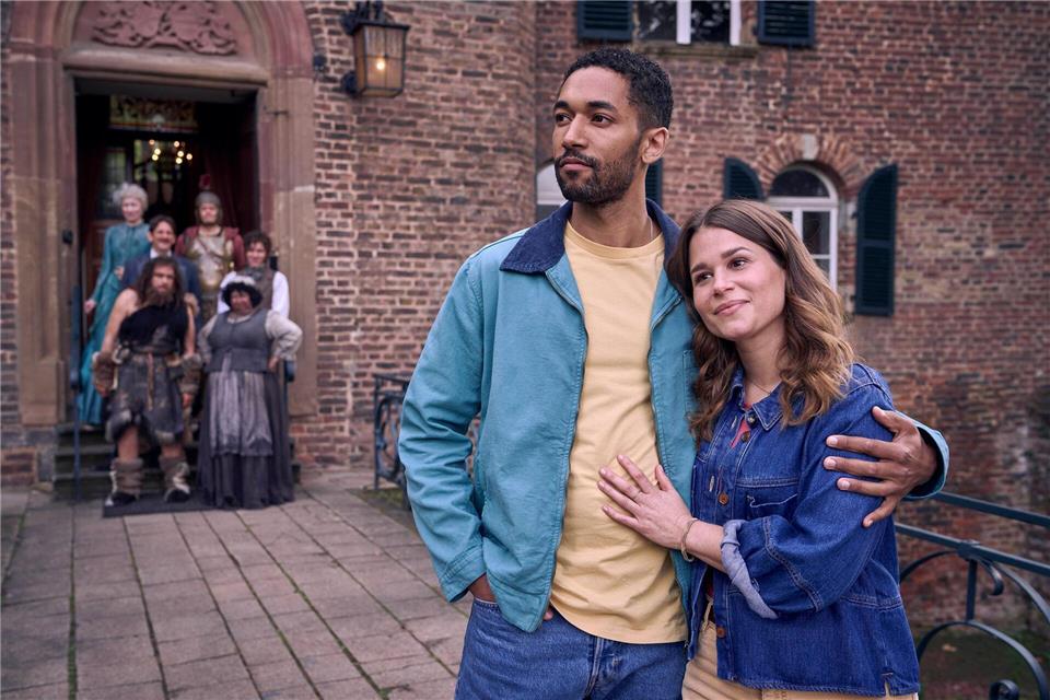 Emma und Felix haben gespenstische Untermieter.WDR/BBC Studios/Frank Dicks