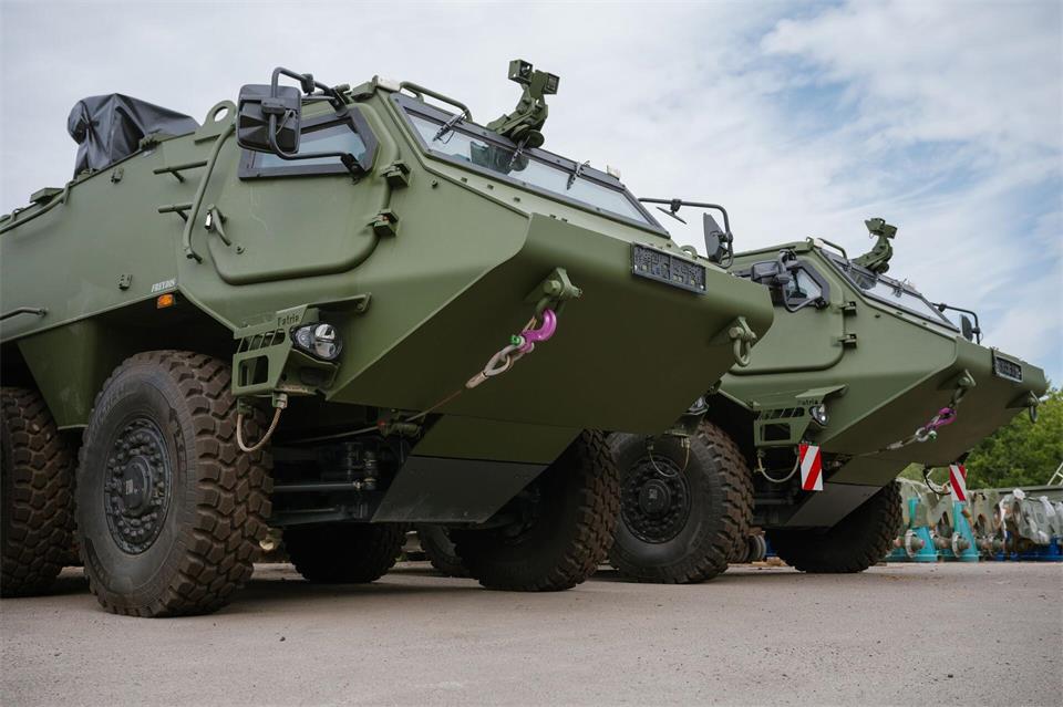 Ende 2027 sollen die ersten komplett in Freisen gebauten Patria an die Bundeswehr gehen (Archivbild)Oliver Dietze/dpa