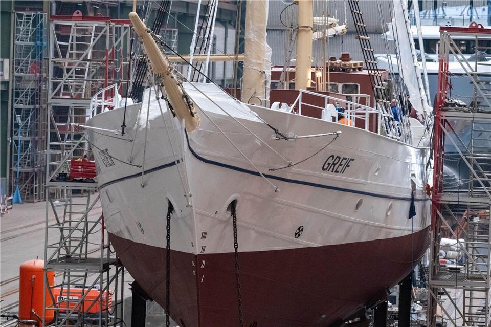 Ende des Jahres könnte der Segler wieder ins Wasser.Stefan Sauer/dpa