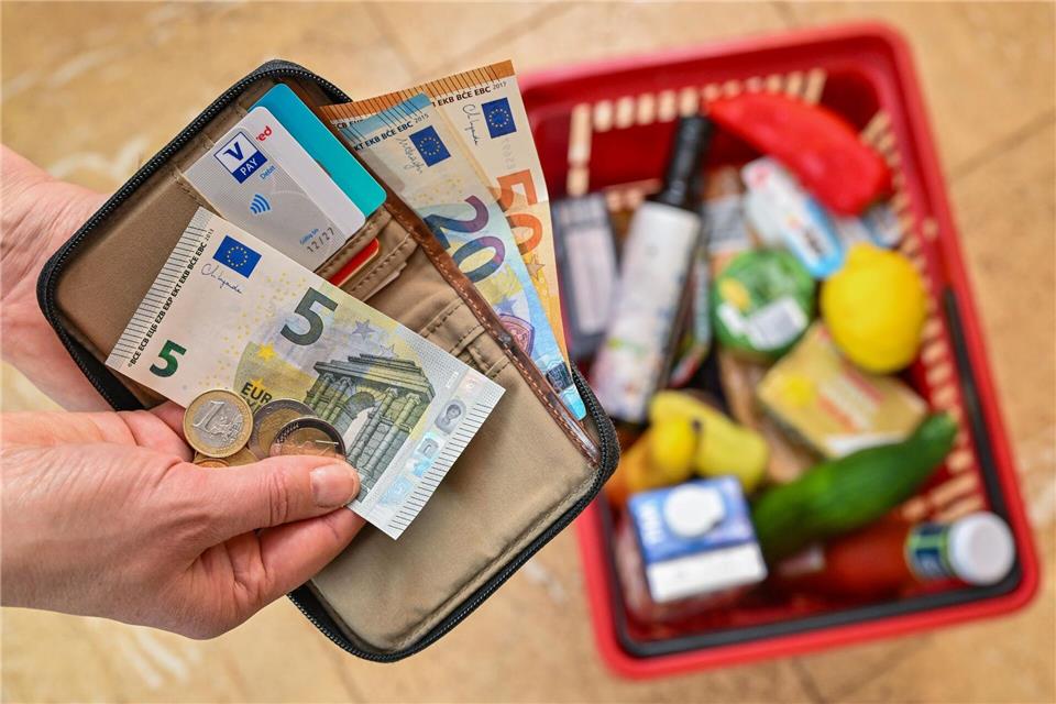 Energie ist günstiger geworden, Schokolade teurer. Patrick Pleul/dpa