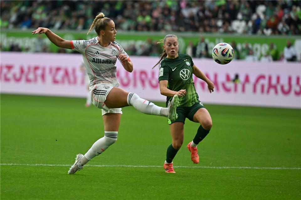 Energisch: Bayern-Star Giulia Gwinn (l).Swen Pförtner/dpa