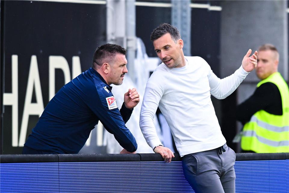 Eng befreundet: KSC-Trainer Christian Eichner (r.) und sein früherer Assistent Zlatan Bajramovic. (Archivbild).Silas Schueller/DeFodi Images/dpa