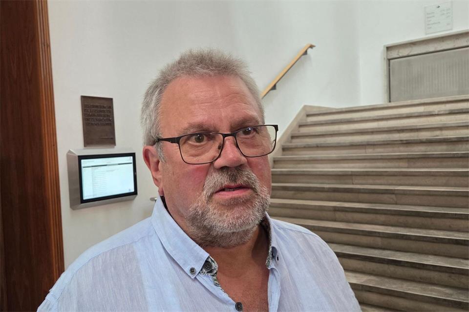 Engelbert Tegethoff hat bei dem Flugzeugabsturz seine Tochter verloren.Christian Brahmann/dpa