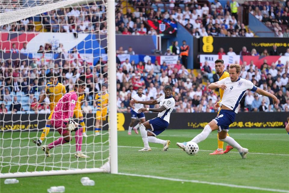 England und Kapitän Harry Kane gewannen auch das vierte Qualifikationsspiel zur Fußball-WM.Dave Shopland/AP/dpa
