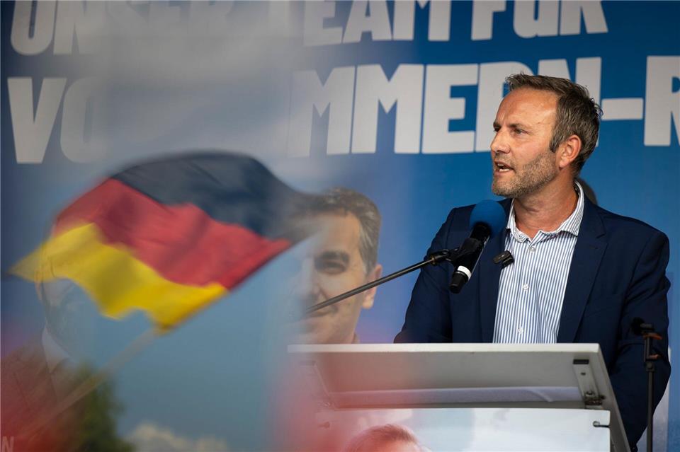 Enrico Schult, AfD-Spitzenkandidat für die kommende Landtagswahl, sprach in Stralsund unter anderem über Bildung.Philip Dulian/dpa