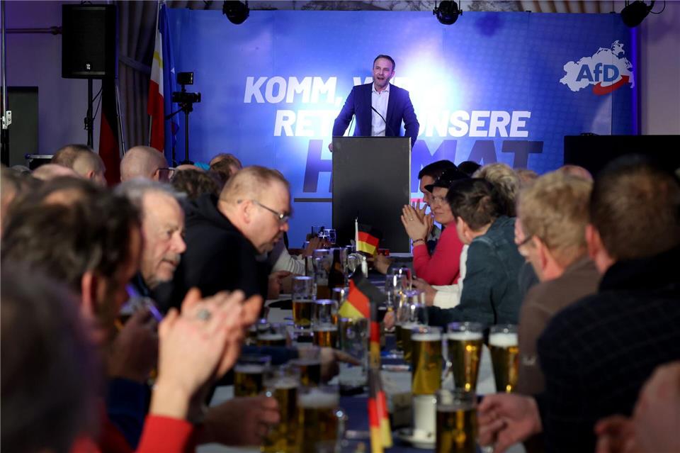 Enrico Schult, Co-Vorsitzende der AfD Mecklenburg-Vorpommerns, teilte nach allen politischen Seiten aus. Bernd Wüstneck/dpa