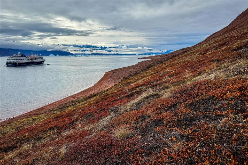 Entdeckungen im Riesenfjord: Neun Tage dauert die Reise mit der „MS Spitsbergen“ von HX Expeditions.Verena Wolff/dpa-tmn