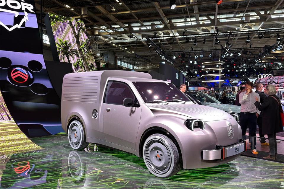 Ente mit Anhang: Citroën zeigt in Paris auch, wie eine moderne Kastenvariante der Ente aussehen könnte.Thomas Geiger/dpa-tmn
