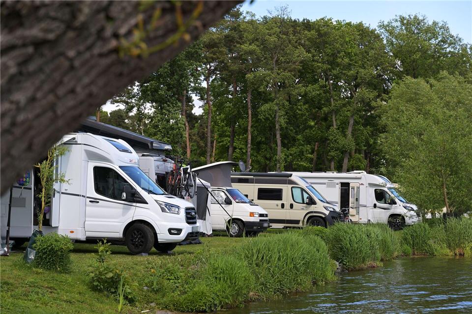 Entlang der vielen Brandenburger Seen gibt es viele Campingplätze. Michael Bahlo/dpa