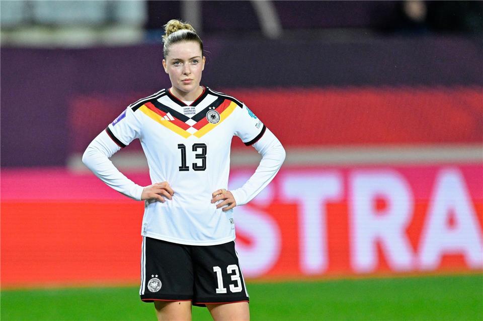 Enttäuscht über die torlose Partie: Alara Sehitler und die DFB-Frauen.Uwe Anspach/dpa