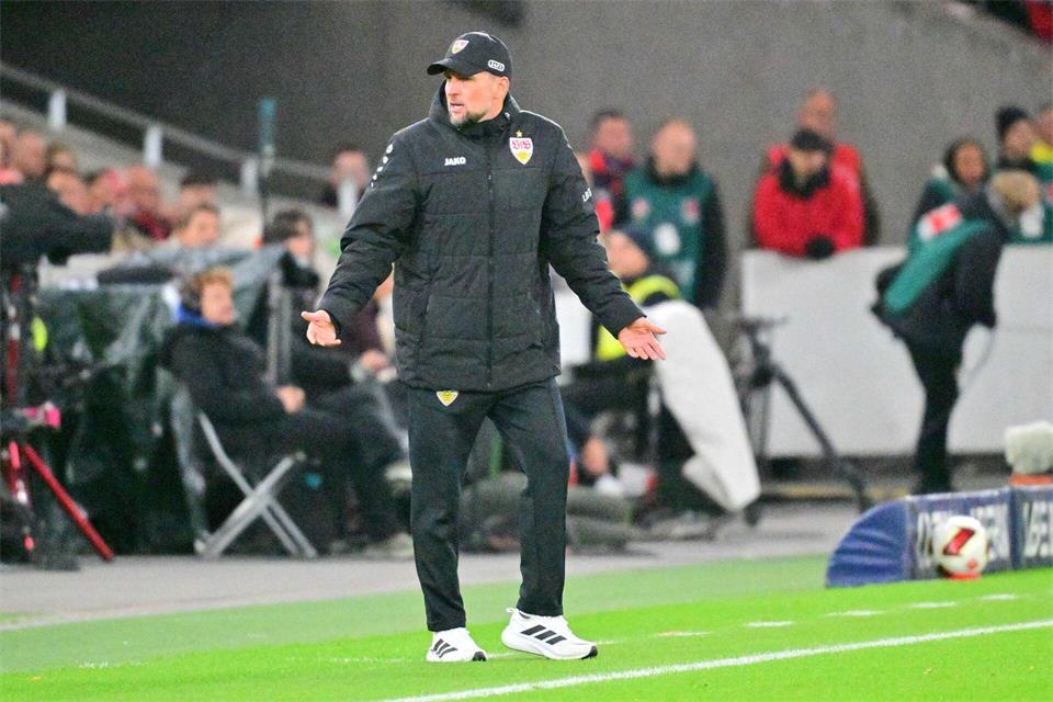 Enttäuscht vom Auftritt seiner Mannschaft: VfB-Coach Sebastian HoeneßJan-Philipp Strobel/dpa
