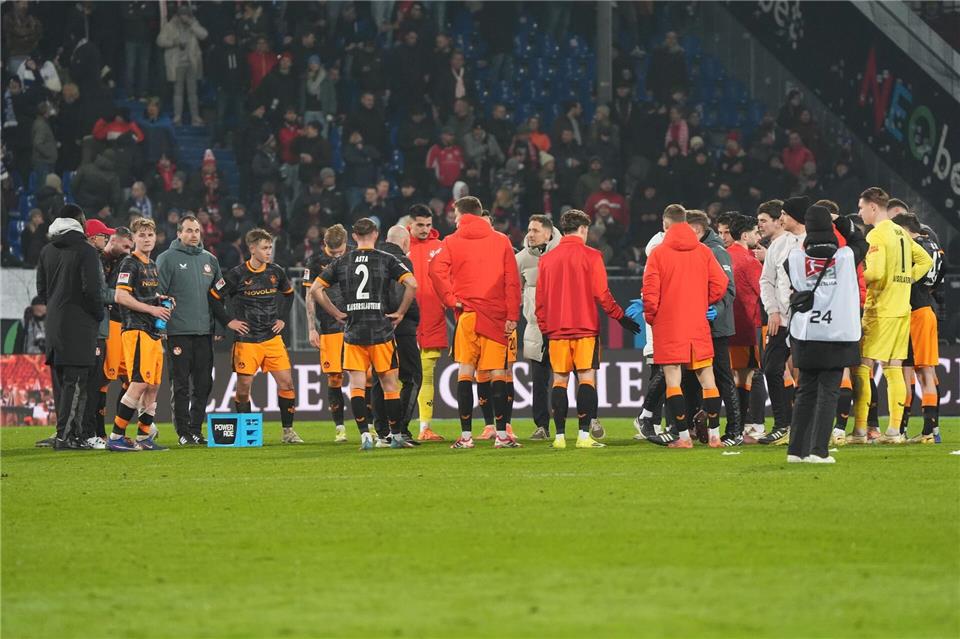 Enttäuschung beim 1. FC Kaiserslautern: Nach dem 0:4 in Darmstadt droht eine Saison im Liga-Mittelmaß.Marc Schüler/dpa