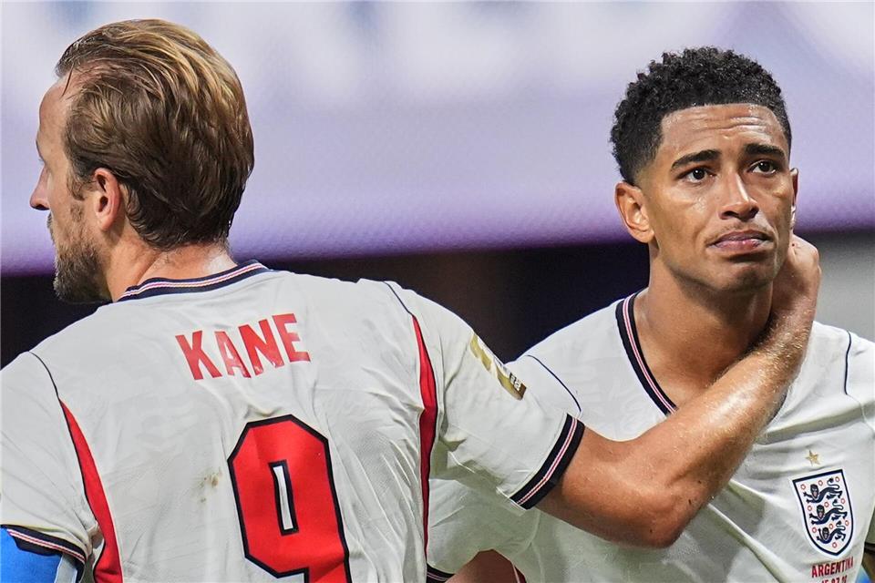 Enttäuschung pur: Englands Schlüsselspieler Harry Kane und Jude Bellingham.Jeff Roberson/AP/dpa