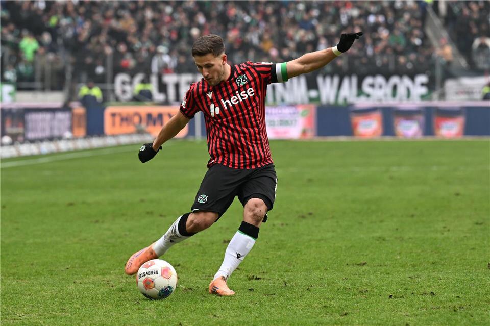 Enzo Leopold erfüllt sich seinen Traum von der Bundesliga.Swen Pförtner/dpa