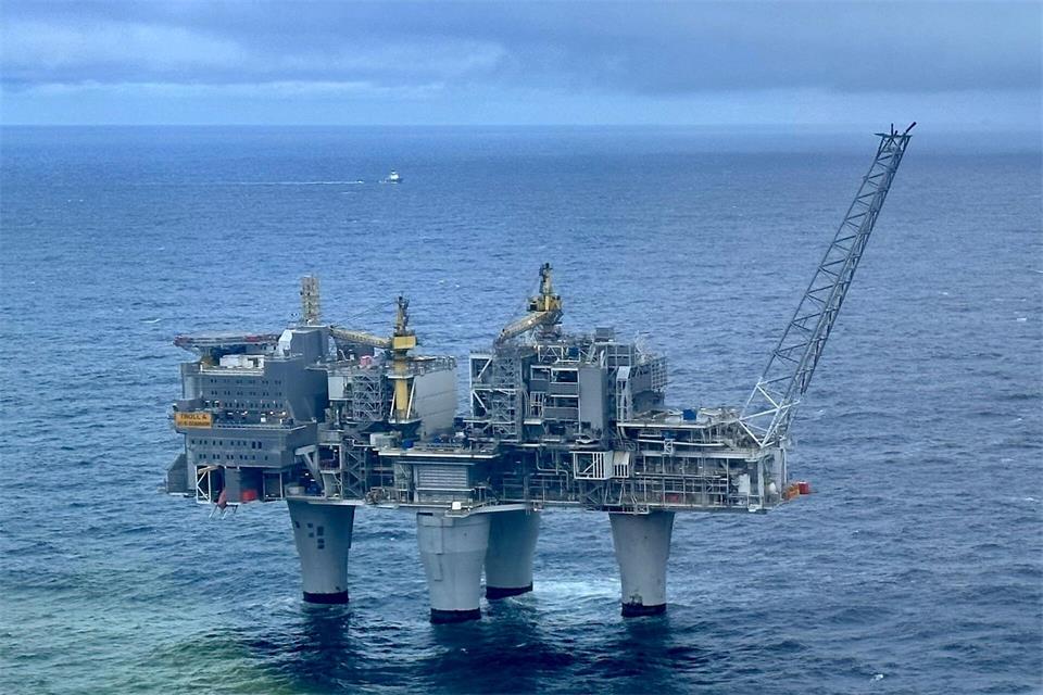 Equinor will ab 2027 jährlich mehr als 30 Terawattstunden Erdgas nach Deutschland liefern. Käufer ist der deutsche Energiekonzern Uniper. (Archivbild)Steffen Trumpf/dpa