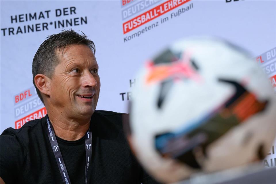 Er arbeitet nun neun Monate als Berater der japanischen Fußball-Liga.Hendrik Schmidt/dpa