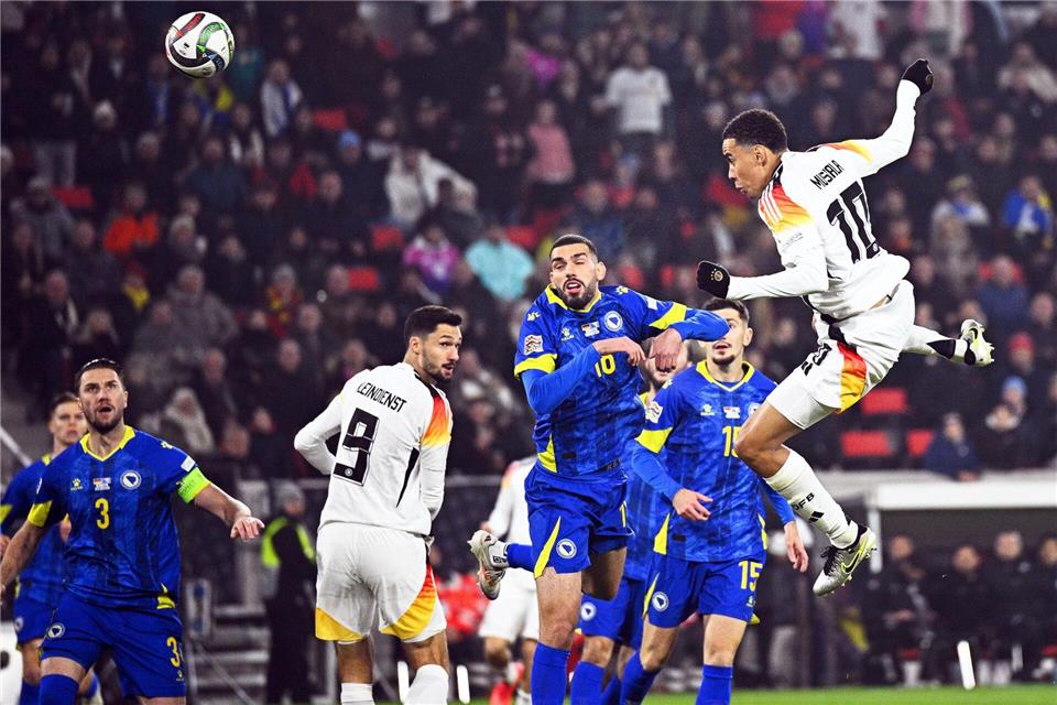 Er begeistert die Fans und trifft für die Mannschaft: Jamal Musiala.Tom Weller/dpa