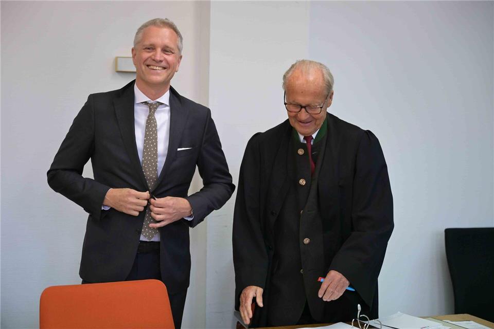 Er hat am Ende dann gut lachen: der AfD-Europaabgeordnete Bystron (links).Malin Wunderlich/dpa