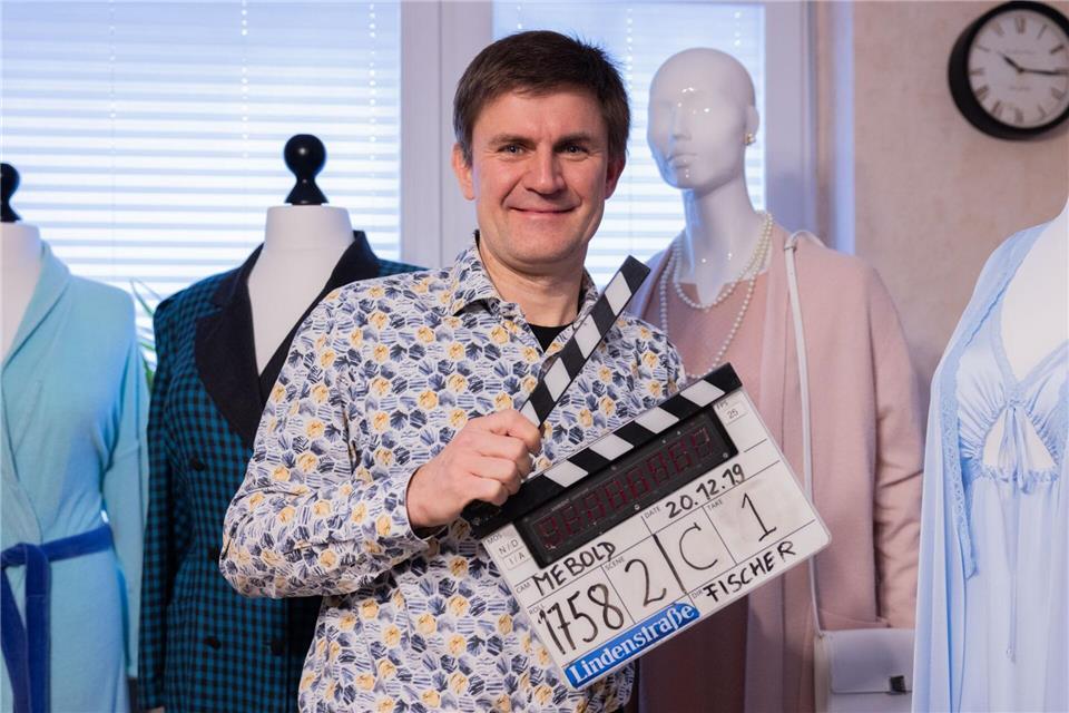 Er hat rund 150 Requisiten der früheren Kultserie gesammelt.Rolf Vennenbernd/dpa