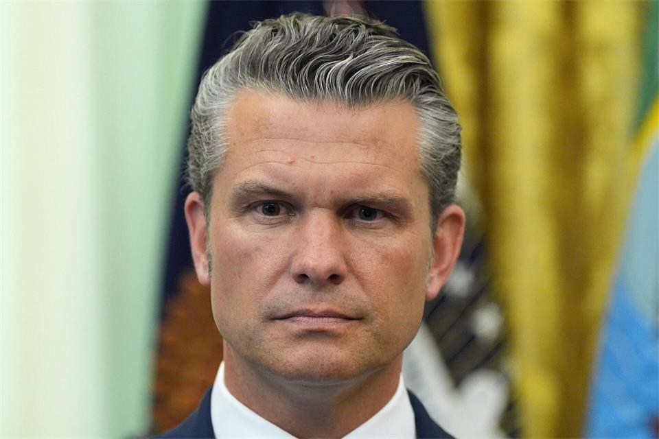 Er hatte die Livestream-Pläne bestätigt - US-Verteidigungsminister Pete Hegseth. (Archivbild)Alex Brandon/AP/dpa