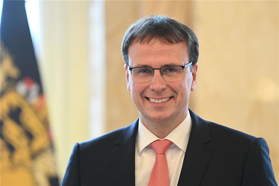 Er ist eine Möglichkeit für die Besetzung des Kultusministeriums: Der bisherige Staatssekretär Volker Schebesta. (Archivbild)Bernd Weissbrod/dpa