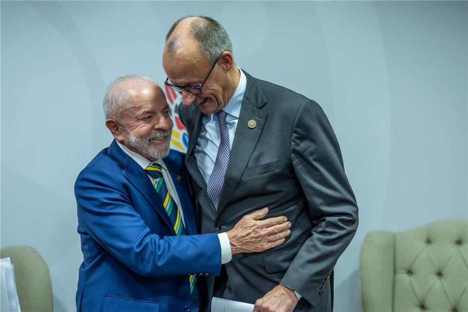 „Er kam nach Brasilien, aber sein Kopf blieb in Berlin“, sagt Lula über Merz.Michael Kappeler/dpa-pool/dpa