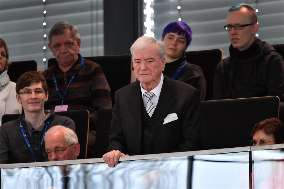 Er war Thüringens erster Ministerpräsident, nun ist Josef Duchač im Alter von 88 Jahren gestorben. (Archivbild)Martin Schutt/dpa-Zentralbild/dpa