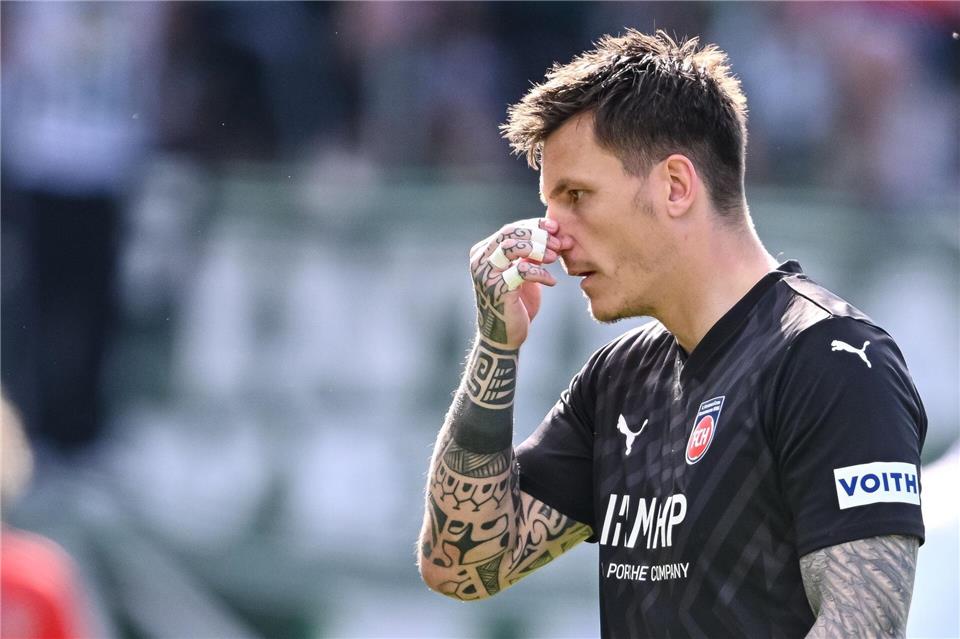 Er wolle den 1. FC Heidenheim aktuell nicht verlassen, erklärt Torwart Kevin Müller.Harry Langer/dpa