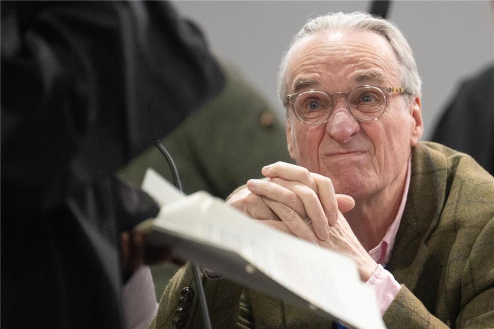 Er wurde im Zeugenstand von seinem Anwalt befragt. (Archivbild)Boris Roessler/dpa Pool/dpa