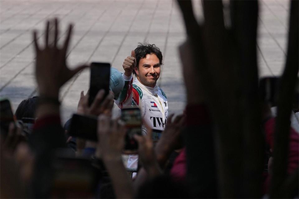 Er wurde von seinen Landsleuten gefeiert: Sergio Pérez vor seinem 300. Grand Prix.Eduarto Verdugo/AP/dpa