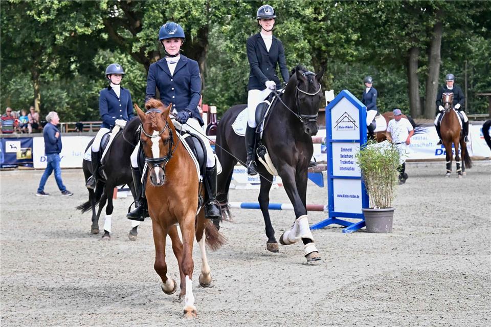 Erfolg in der Mannschaftsdressur: das Team des ZRFV Heiden.