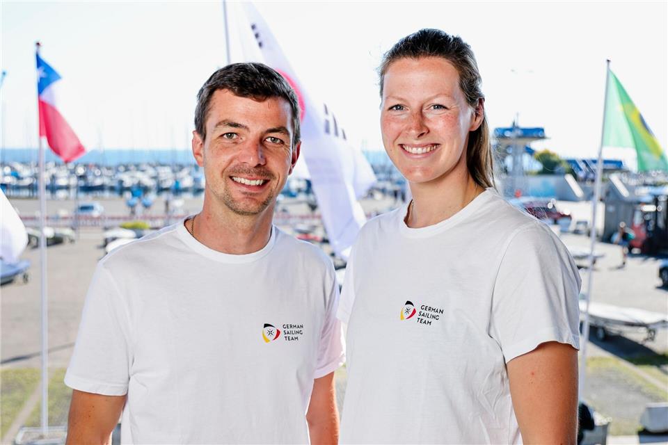 Erfolgreicher Start in die Kieler Woche: die 470er-Mixed-Crew Simon Diesch und Anna Markfort. (Archivbild) Frank Molter/dpa