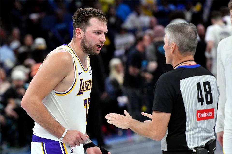 44 Punkte: Doncic überragt erneut bei Lakers-Sieg Erfolgreiches Comeback nach kurzer Verletzungspause: Luka Doncic trug für die Los Angeles Lakers gegen die Memphis Grizzlies starke 44 Punkte bei.Brandon Dill/FR171250 AP/AP/dpa