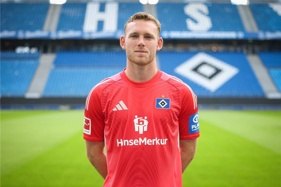 Chance für Peretz: HSV wechselt im DFB-Pokal den Torwart Erhält seine Chance: HSV-Torwart Daniel Peretz.Christian Charisius/dpa