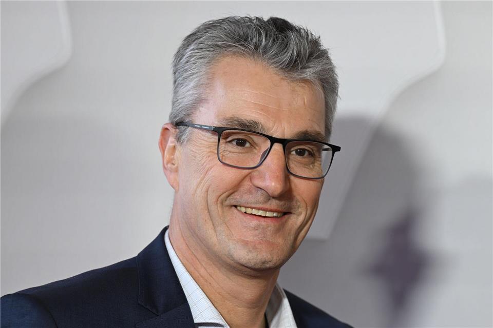 Erklärt Nachspielzeiten im Profifußball: Schiri-Boss Knut Kircher.Arne Dedert/dpa