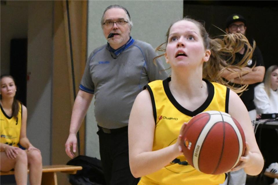 Erles Katharina Schulte-Kellinghaus erzielte nicht nur elf Punkte, sie schränkte ab dem dritten Viertel auch de Aktionsraum der stärksten Kamp-Lintforterin effektiv ein.