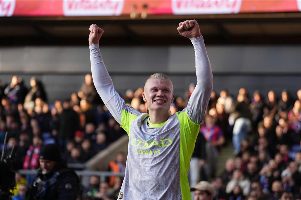Erling Haaland traf bei Crystal Palace doppelt.Jordan Pettitt/PA Wire/dpa