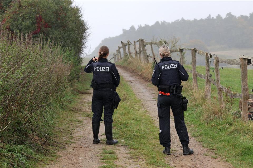 Trauergottesdienst nach Fund von Kinderleiche bei Güstrow Ermittler gehen derzeit davon aus, dass es sich bei einer in einem Waldstück bei Güstrow gefundenen Kinderleiche um den vermissten achtjährigen Fabian handelt.Bernd Wüstneck/dpa