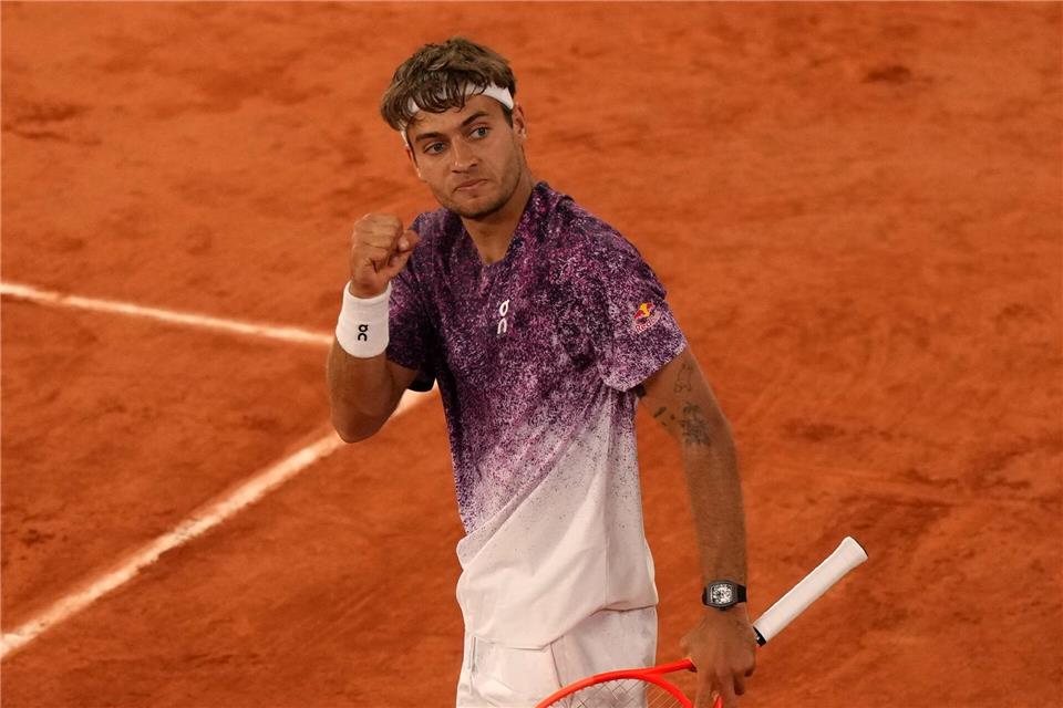 Erreichte auf kuriose Weise das Finale der French Open: Flavio Cobolli.Aurelien Morissard/AP/dpa