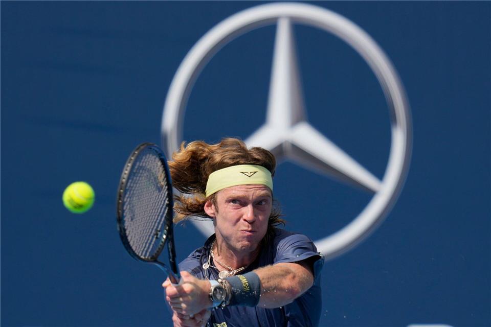 Erschöpft in Indian Wells angekommen: der russische Tennisprofi Andrej Rubljow. (Archivbild)Ng Han Guan/AP/dpa