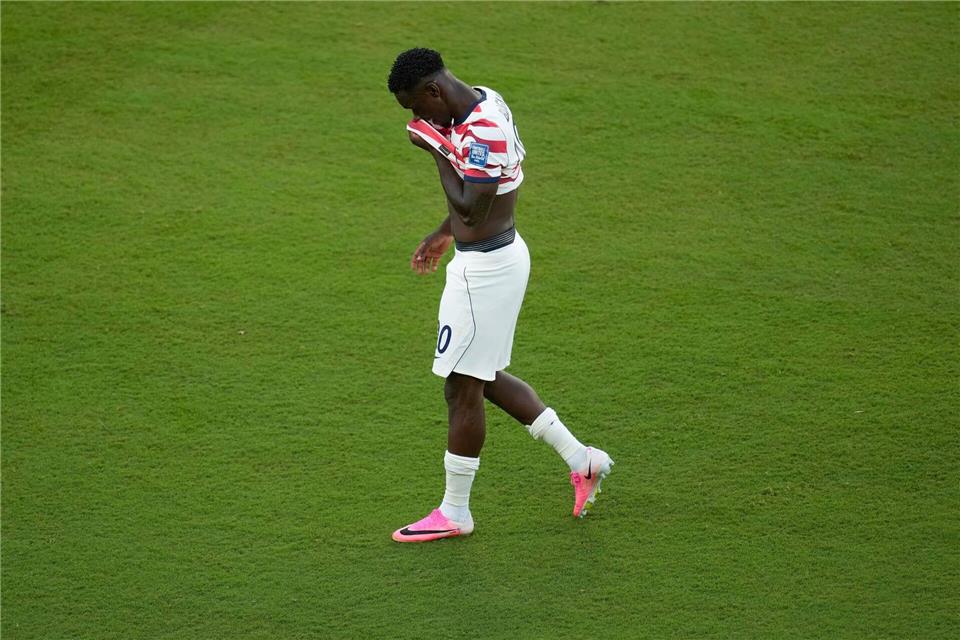 Erst Jubel, dann Frust: Folarin Balogun sah eine umstrittene Rote Karte.Jeff Chiu/AP/dpa